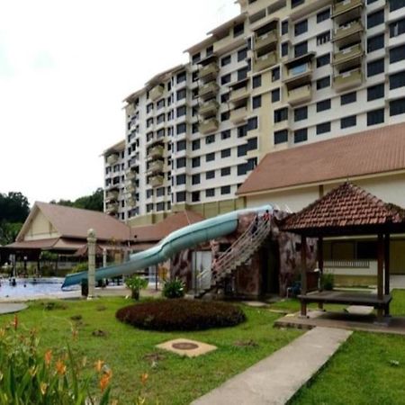 Puteri Beach Resort Port Dickson Ngoại thất bức ảnh