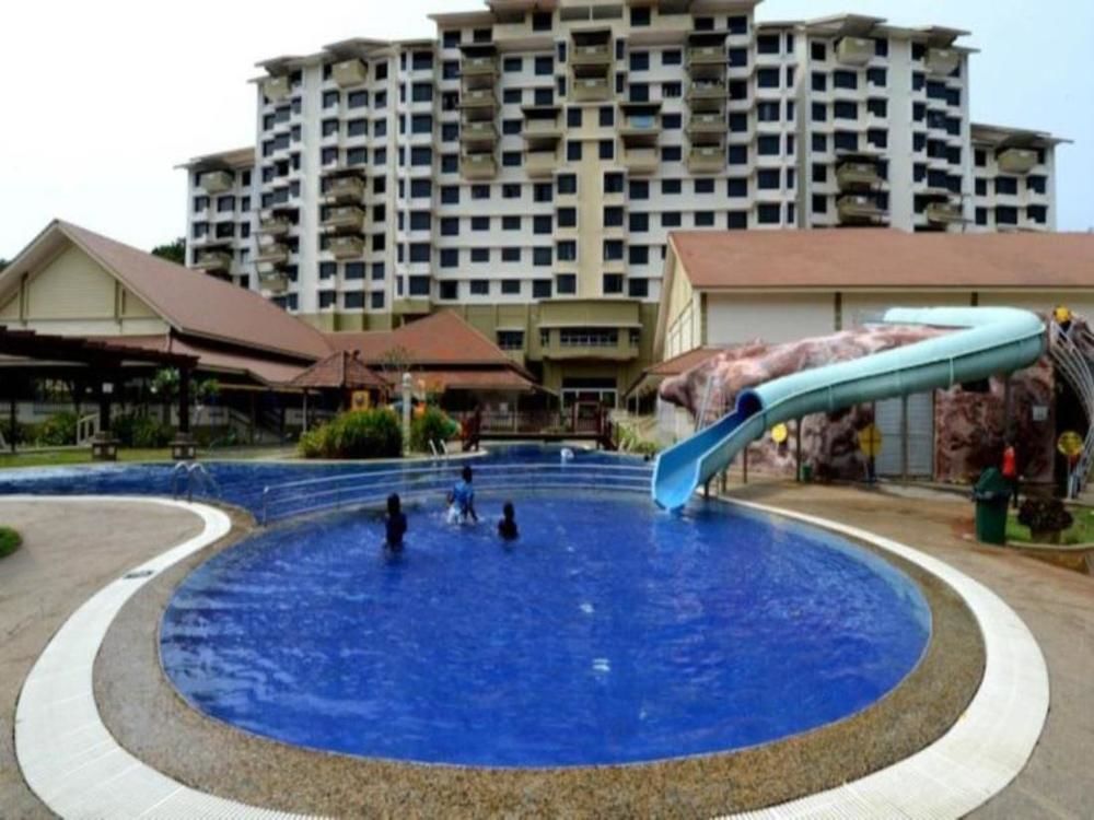 Puteri Beach Resort Port Dickson Ngoại thất bức ảnh